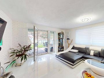 4 Zimmerwohnung Nutzfläche ca. 206 m² mit Garten und...