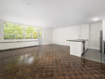 50 Adelaide Ave E and 290 & 300 Mary St N 1 Bedroom...