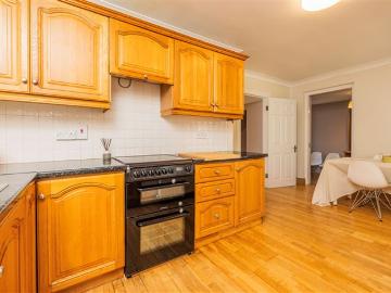 525,000 | 103 Nutgrove Avemue, Rathfarnham, Dublin 14...