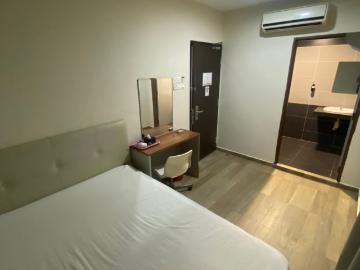 5 Mins to MRT Kuchai | Cozy KL Room Near Mid Valley