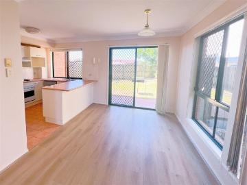 WALK TO SUNNYBANK HILLS STATE SCHOOL | PRIME LOCATION