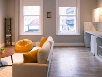 5 Bed Flat, Upper St, N1