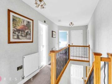 5 bed house for sale