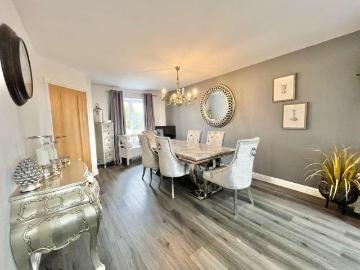 5 bed house for sale