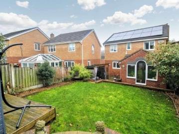 5 bed house for sale