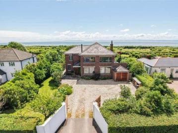 5 bed house for sale