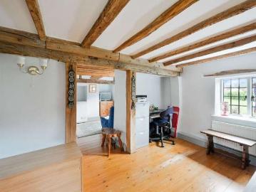 5 bed house for sale
