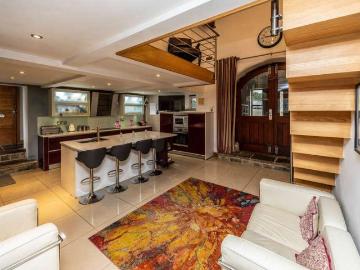 5 bed property for sale