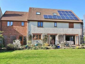 5 bedroom detached house for sale in Green Lane...