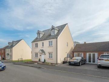 5 Bedroom Detached House For Sale In Keynsham