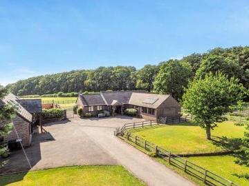 5 Bedroom Detached House For Sale In Hambledon