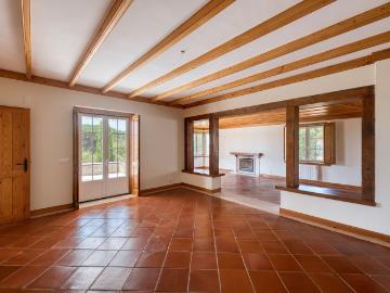 5 bedroom family home with pool in Malveira
