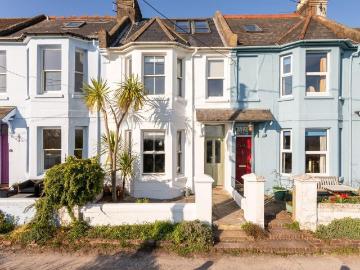 5 bedroom house for sale