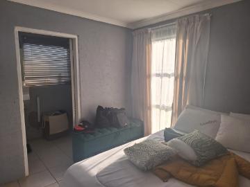 5 Bedroom House For Sale in Crystal Park