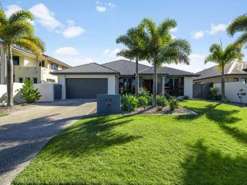 5 Bedroom House Pelican Waters, 104944472
