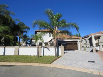 5 Bedroom House to Rent in Blue Valley Golf Estate