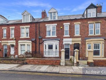 5 bedroom terraced house for sale