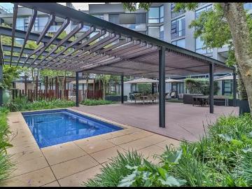 5.0 bed property to rent in houghton estate