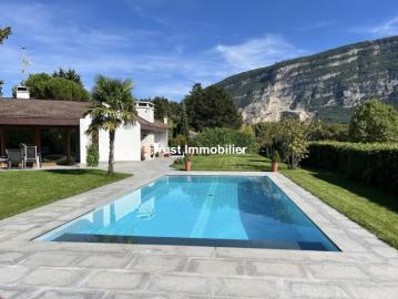 6029. VESSY RENOVIERTE ARCHITEKTENVILLA MIT...