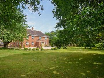 6 bed house for sale