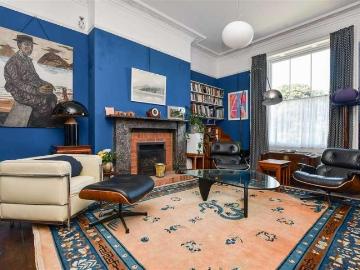 6 bed house for sale