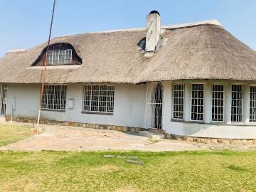 6 Bedroom House in Dersley