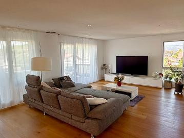 6½ room attic apartment penthouse in Studen BE,...