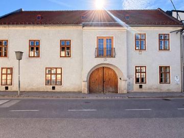 6,2% Rendite historisches Zinshaus im Herzen der Stadt