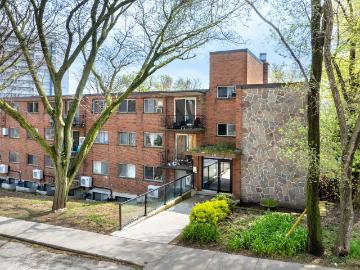 75 Carling Street 1 Bedroom Apartment for Rent at 75...