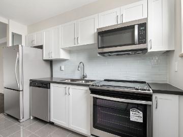 765 Steeles Avenue West 3 Bedroom Apartment for Rent at...