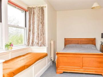 7 bed house for sale