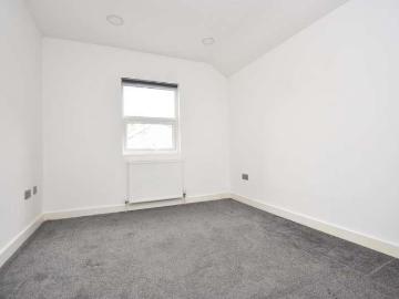 7 bed house for sale