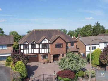 7 Bedroom Detached House For Rent In Chigwell, Essex