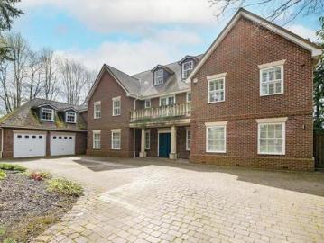 7 Bedroom Detached House For Rent In Beaconsfield