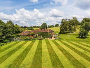 7 bedroom detached house for sale