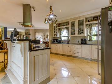 7 Bedroom House For Sale in Parkrand
