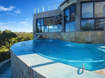 7 Bedroom House in Lovemore Heights