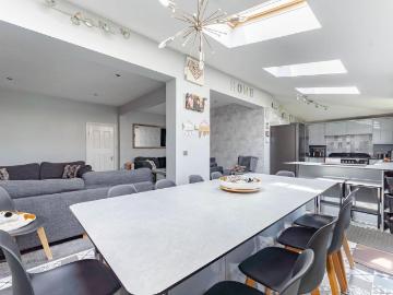 7 bedroom semi detached house for sale