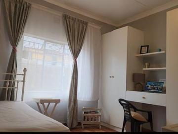 7.5 Bedroom House in Westdene