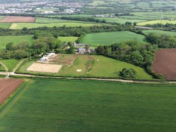 8 bedroom property with land for sale