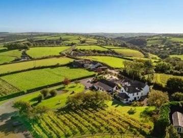 8 bedroom property with land for sale