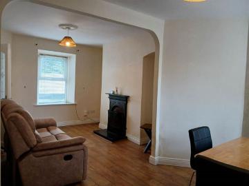 8 St. Kieran`s Tce, Coosan Road, Athlone, County Westmeath