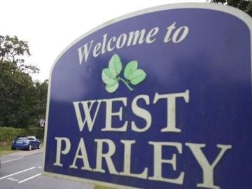9 bedroom detached house for sale in BH22 WEST PARLEY...
