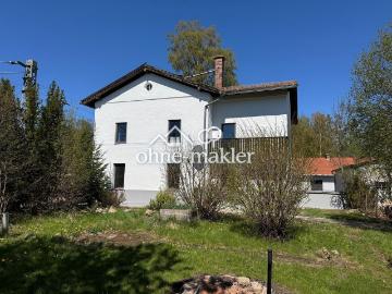 9 Zi. Zweifamilienhaus mit 1080m2 Grund, unmittelbar am...
