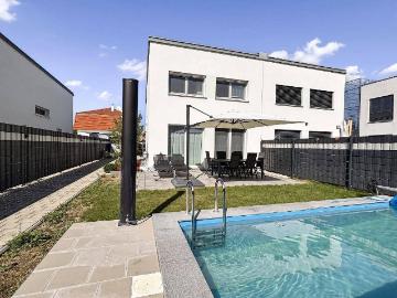 [06862] Moderne Doppelhaushälfte mit Pool: Wohnen, wo...