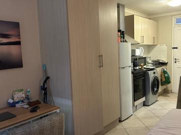 0.5 Bedroom Apartment To Let in Somerset West Central