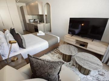 0.5 Bedroom Studio Apartment To Let in Rosebank
