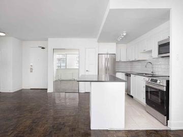 100 Gloucester Street Studio Apartment for Rent at 100...