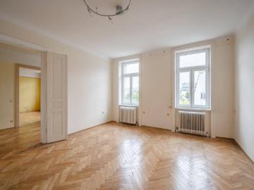 1140+ sanierungsbedürftige 5 Zimmer Wohnung in...