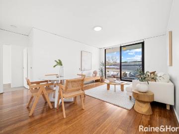 Apartment with 2 bedrooms, 1 bathroom & parking for 1 car